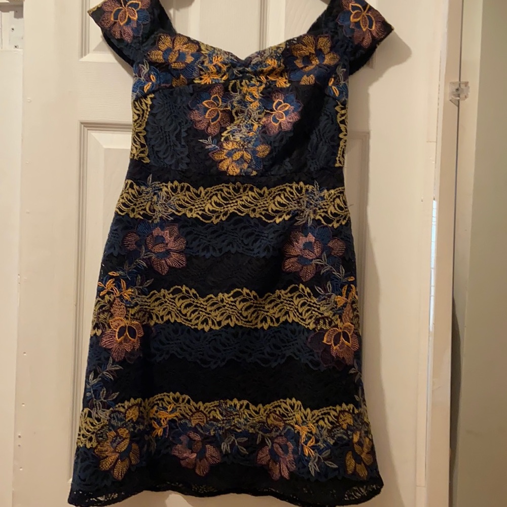 Foxiedox - Picture 2 of 16